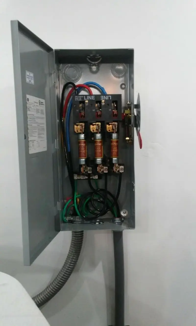 Three-phase disconnect switch installed for Smoke Detector Installation in Cypress Gardens